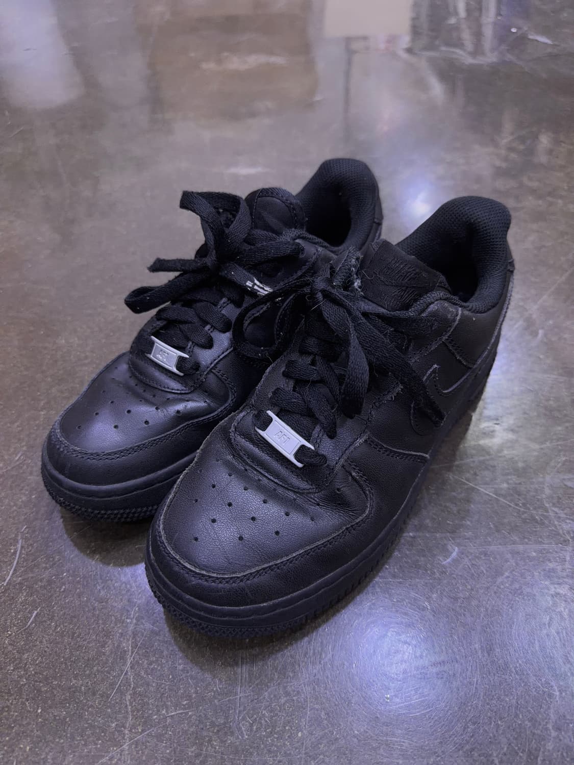 나이키 에어포스 1 07 트리플블랙 로우 235 상품이미지1