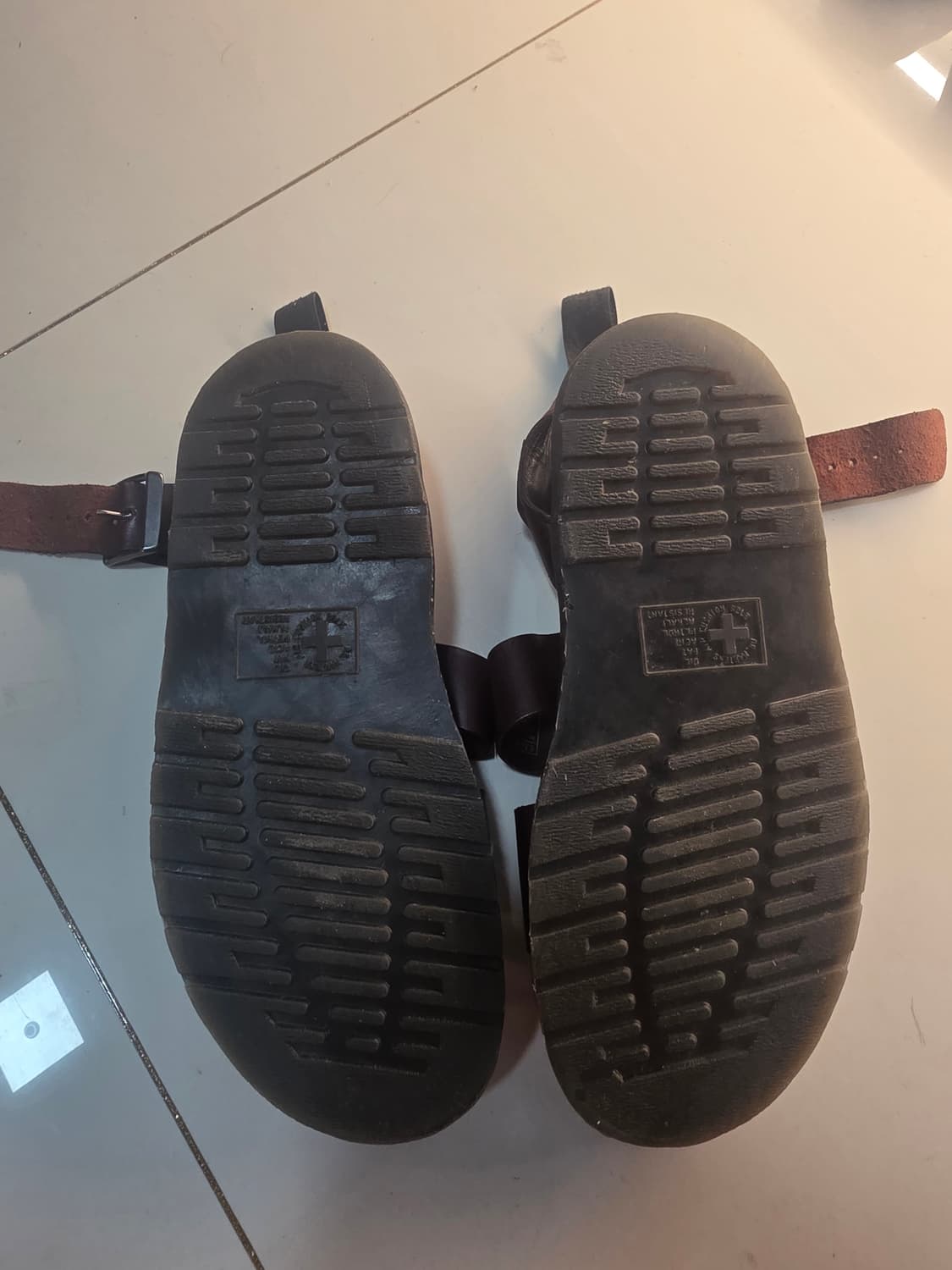 닥터마틴 그리폰 체리 상품이미지2