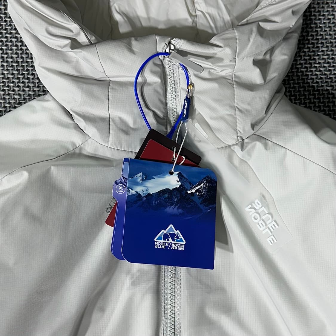 (새상품) 스톤소프트 경량 후드 패딩 점퍼 상품이미지4