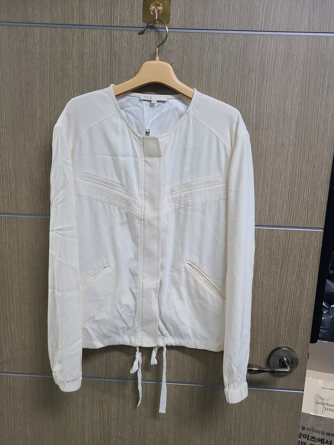 마쥬 실크 아이보리 봄버 자켓 상품이미지1