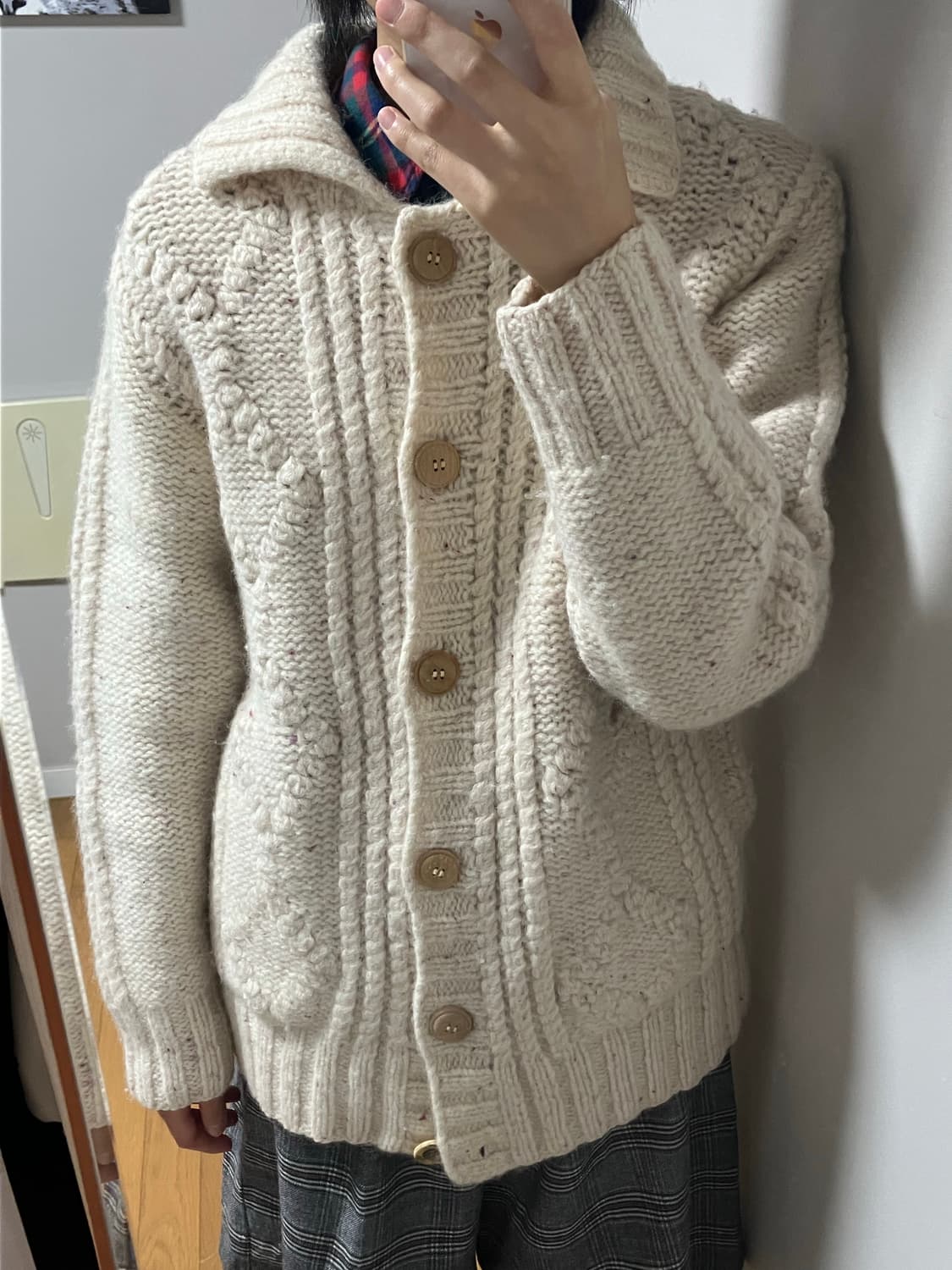 라즈베리색 실 포인트 아이보리 울 니트 가디건 상품이미지2
