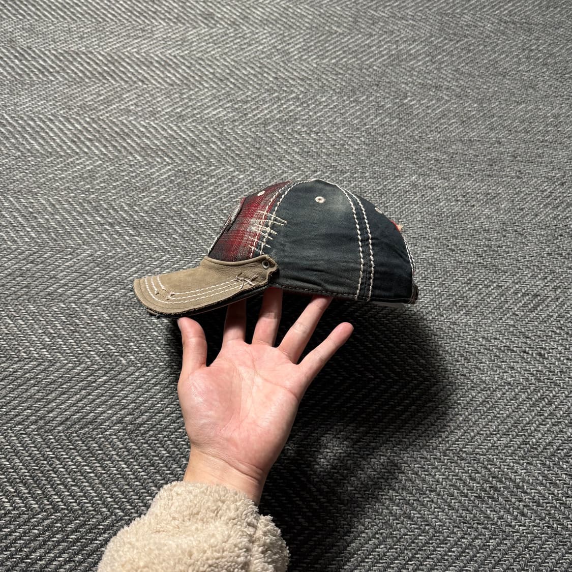 트루릴리전 자수 스웨이드 챙 체크 Y2K 그런지 볼캡 상품이미지4