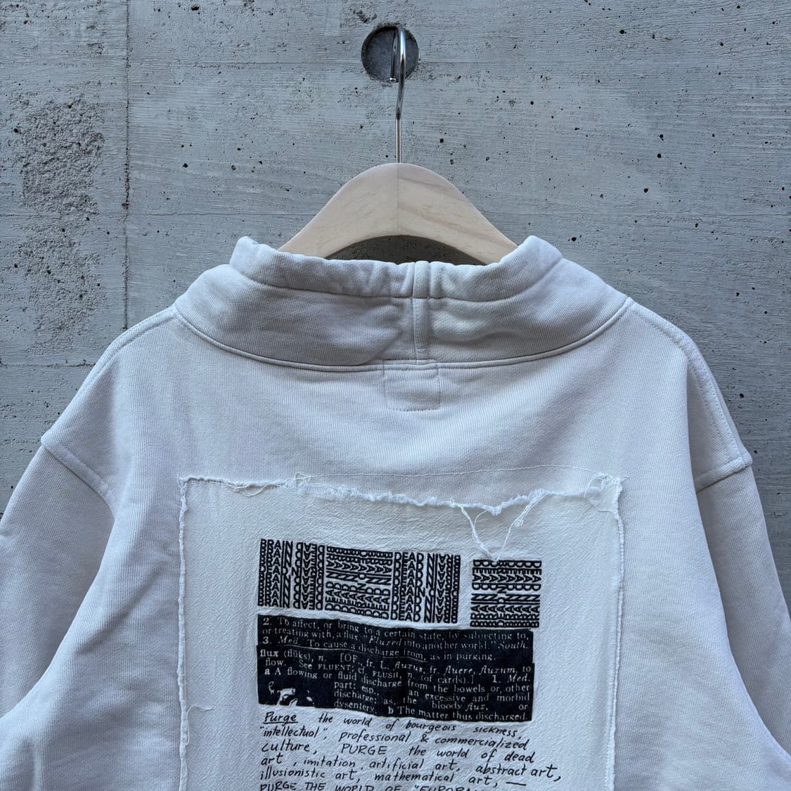 브레인데드 모크넥 오프화이트 스웻셔츠 상품이미지7
