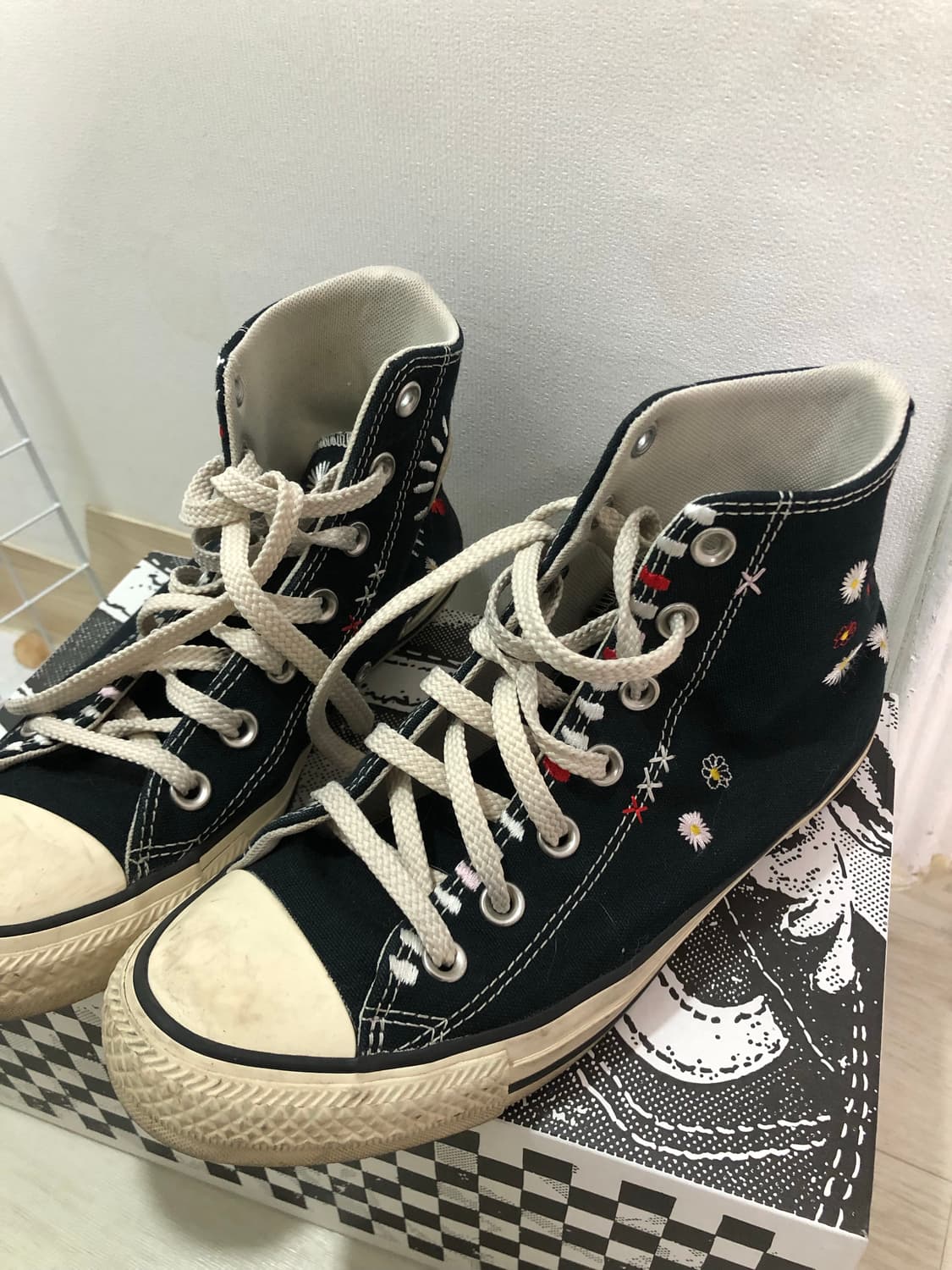 컨버스 척 테일러 올스타 하이 자수 플로럴 - 블랙 상품이미지3