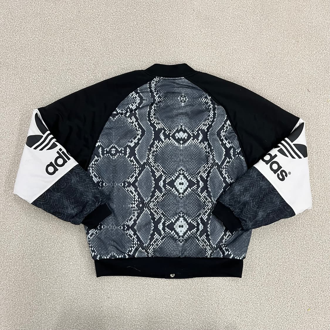 90  아디다스 트레포일 뱀피 바시티 0130M2 상품이미지5