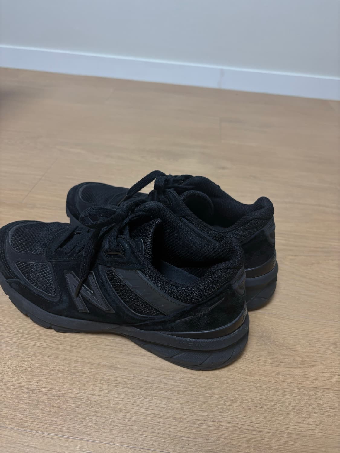 뉴발란스 990v5 트리플블랙 Made in USA 상품이미지5