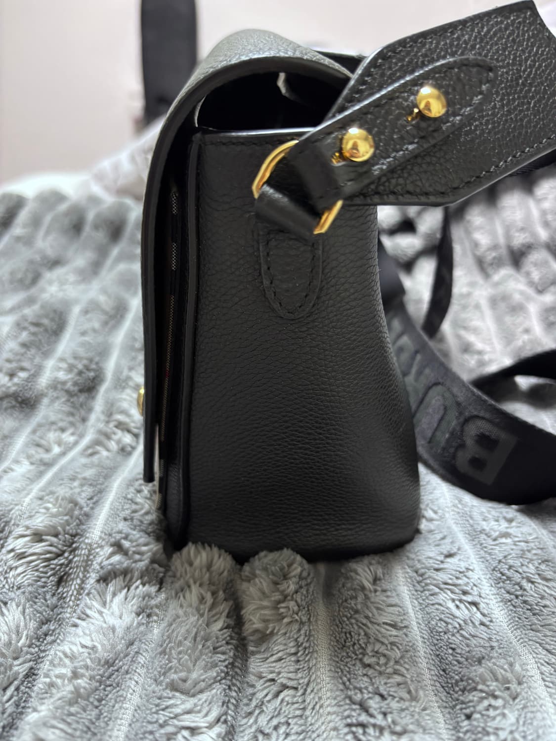 버버리 노트백 판매합니다. 상품이미지5