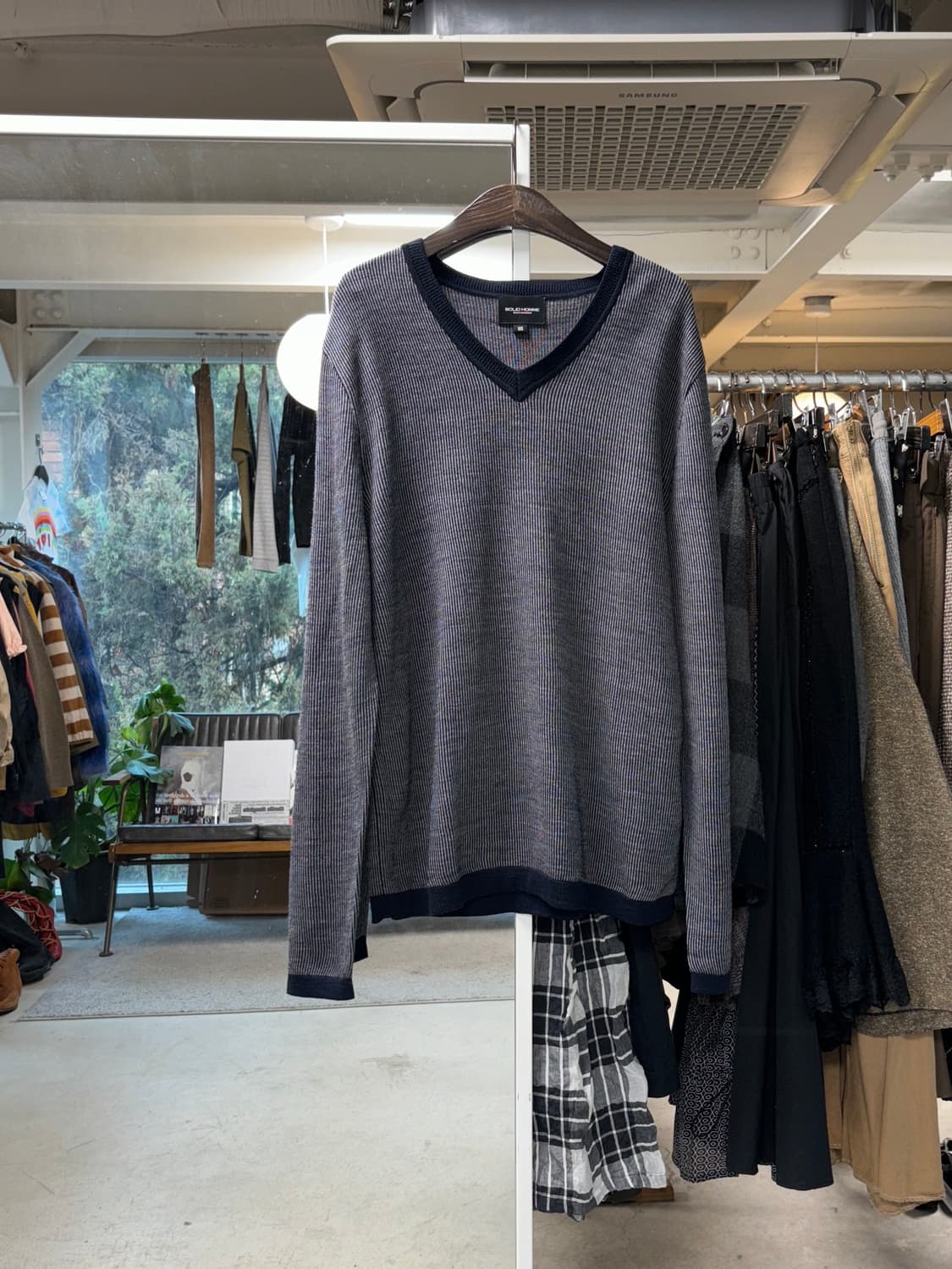 솔리드 옴므 브이넥 울니트 상품이미지1