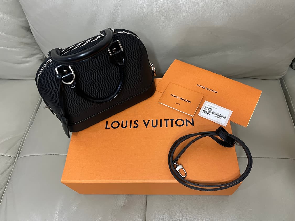 루이비통 알마 BB 에피 블랙 핸드백 상품이미지3