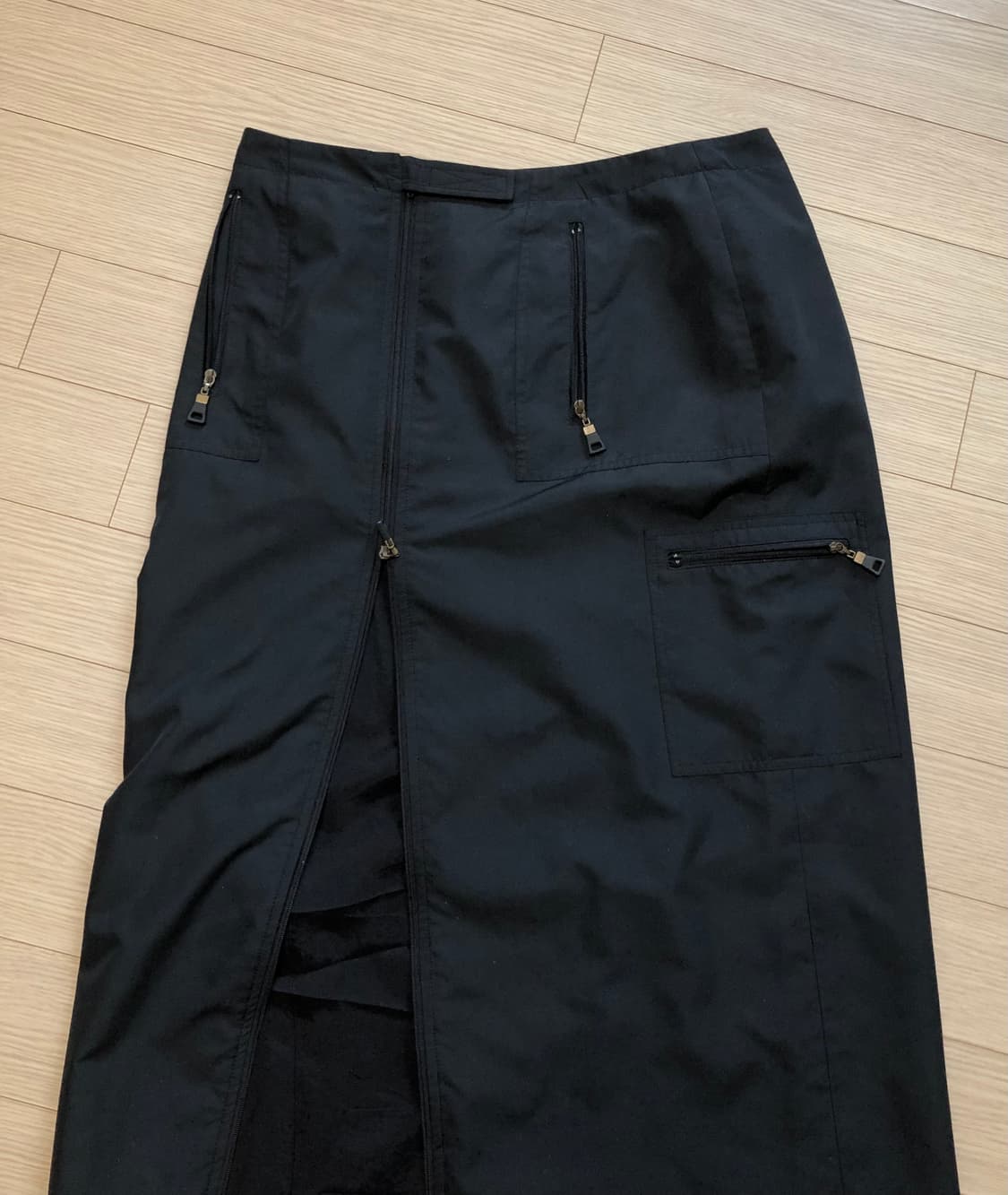 검정 나일론 앞지퍼 트임 맥시스커트 롱스커트 프라다스포츠 고프코어 상품이미지8