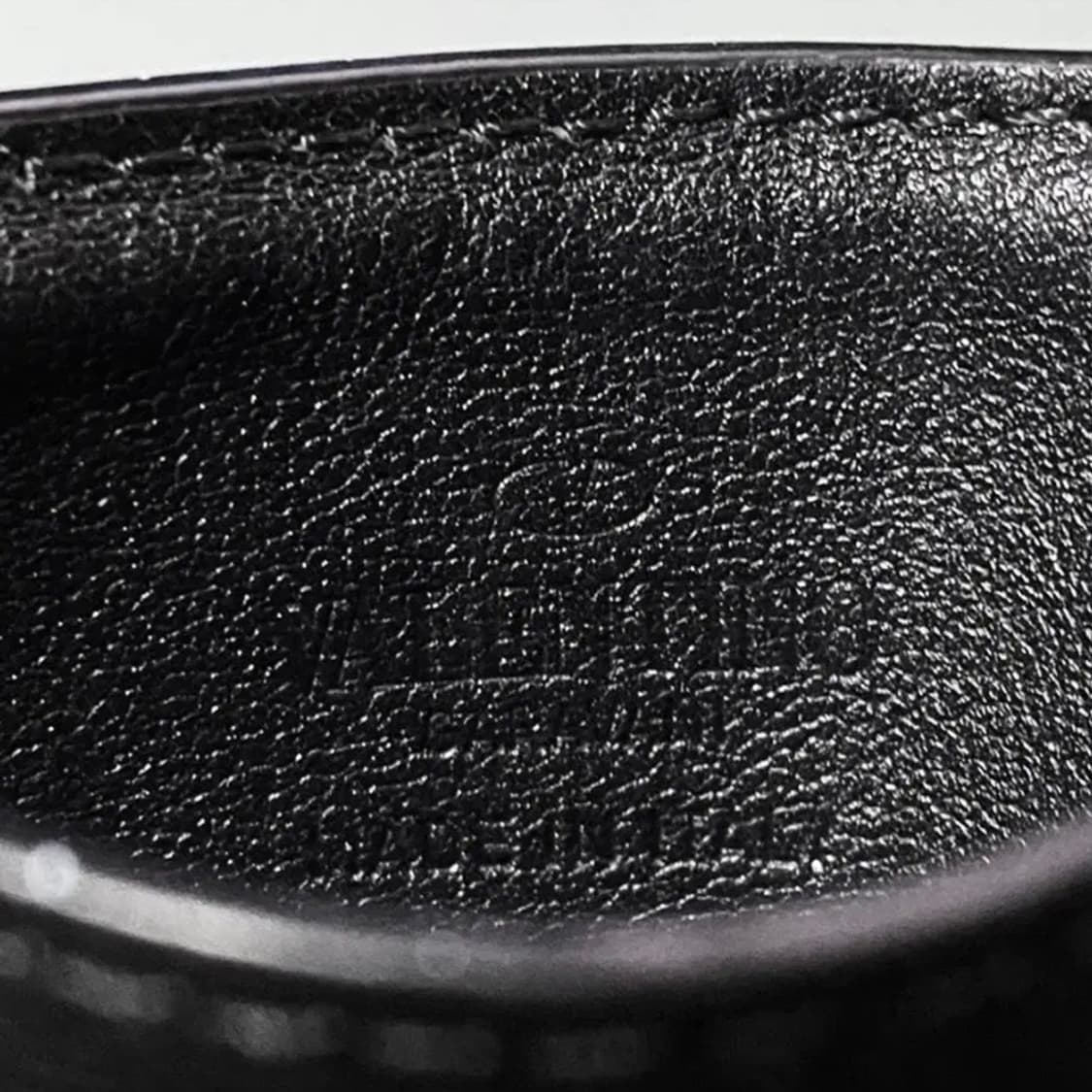 [정품]VALENTINO 발렌티노 송아지가죽 V로고 카드지갑 상품이미지9