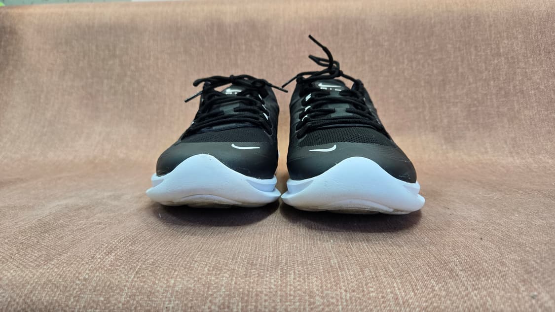 나이키 270mm- 에어맥스 엑시스 검흰 운동화 스니커즈 상품이미지3