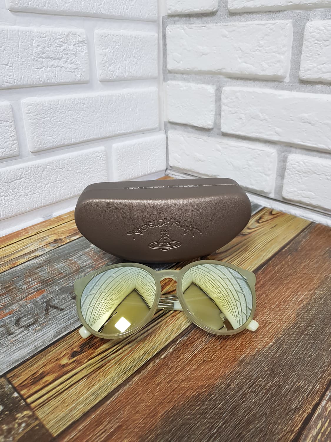 [정품] 비비안웨스트우드 미러 선글라스 올리브컬러 상품이미지3