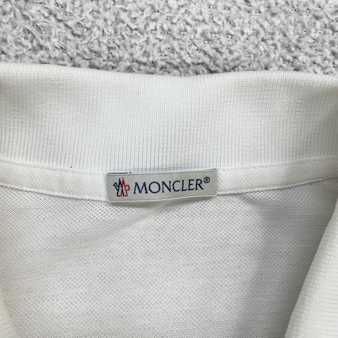 몽클레어 멀티 로고 폴로 카라 반팔 티셔츠 화이트 상품이미지3