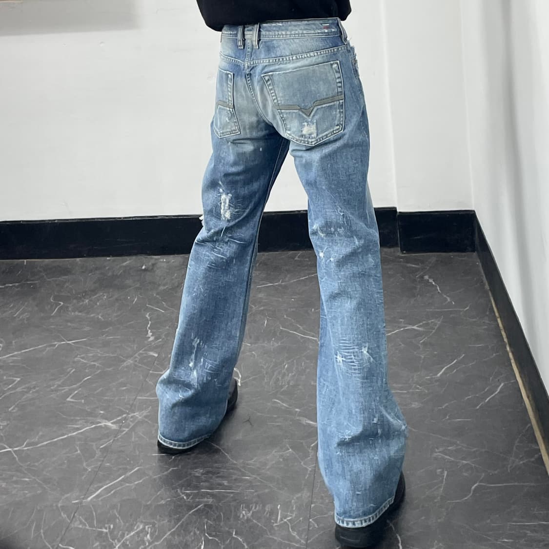 33in 디젤 아이스 워시드 데미지 부츠컷 데님 팬츠 상품이미지2