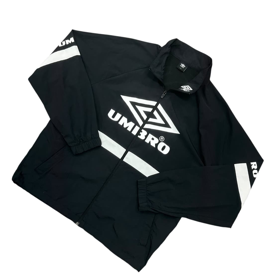 엄브로 빅로고 바람막이 상품이미지3