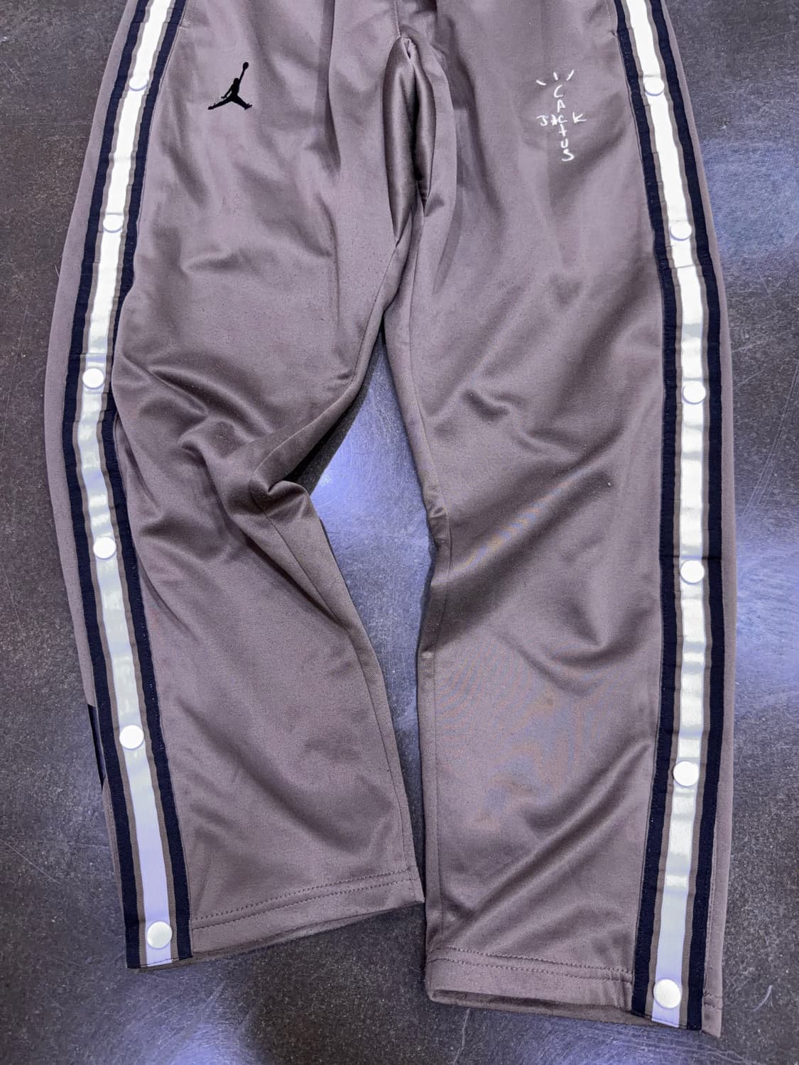 나이키 조던 x 트래비스 스캇 MJ 스우시 트랙팬츠 팔라미노 M 상품이미지6