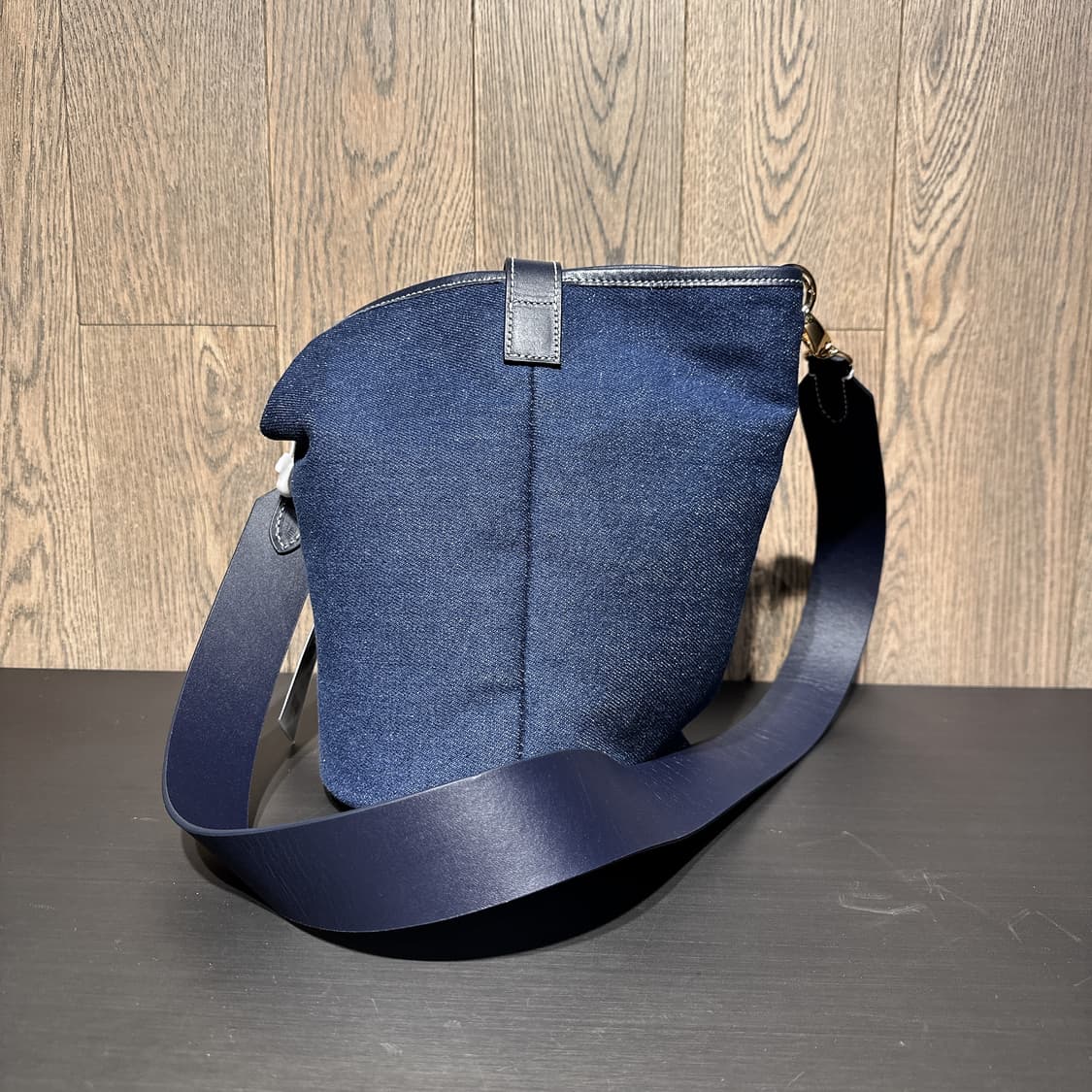 휘 드 베르누이 여성 데님 버킷백 80% 상품이미지2