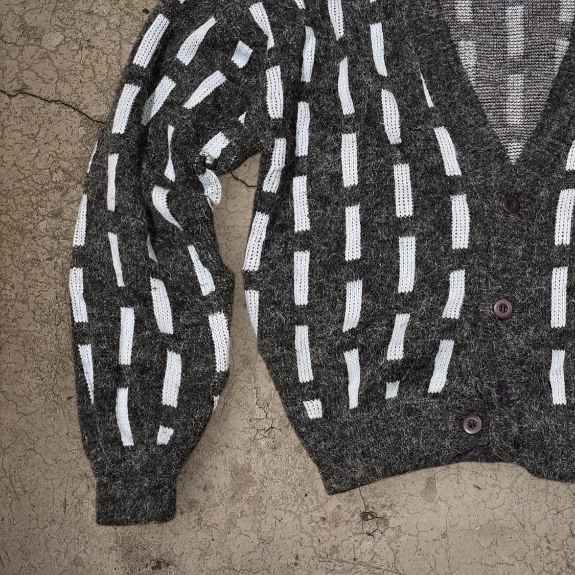 80s Livin' On The Edge 세로대시 가디건 상품이미지3