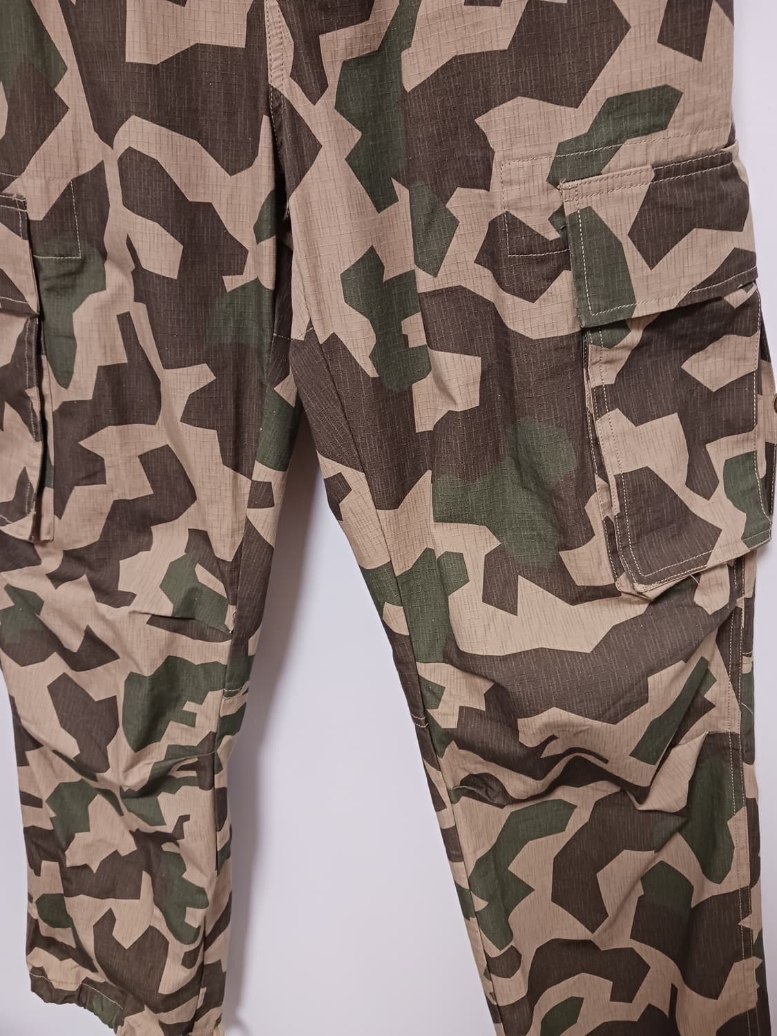 엑스트라오디너리 카모 카고팬츠 상품이미지3