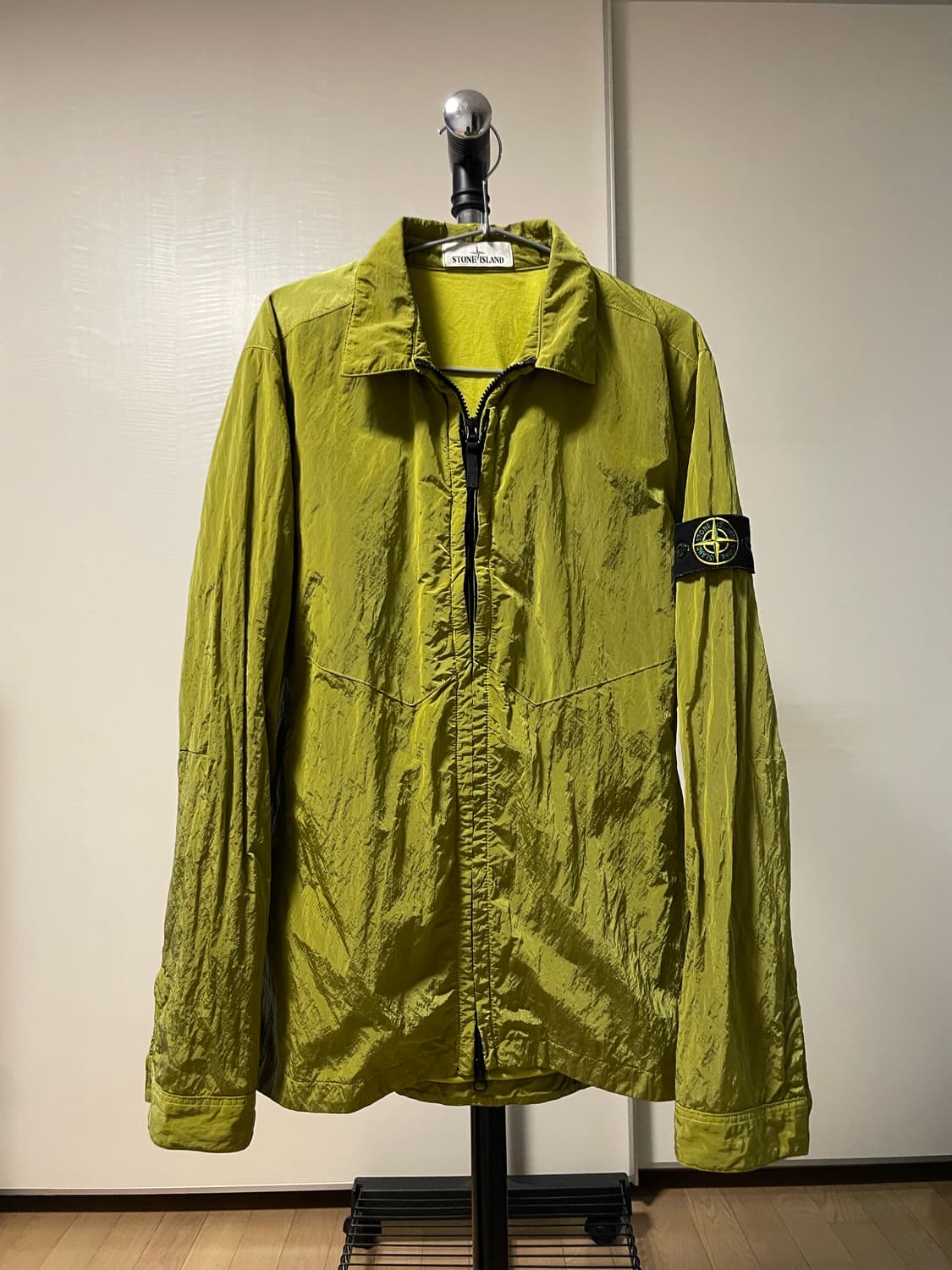 스톤아일랜드 나일론 메탈 바람막이 자켓 상품이미지1