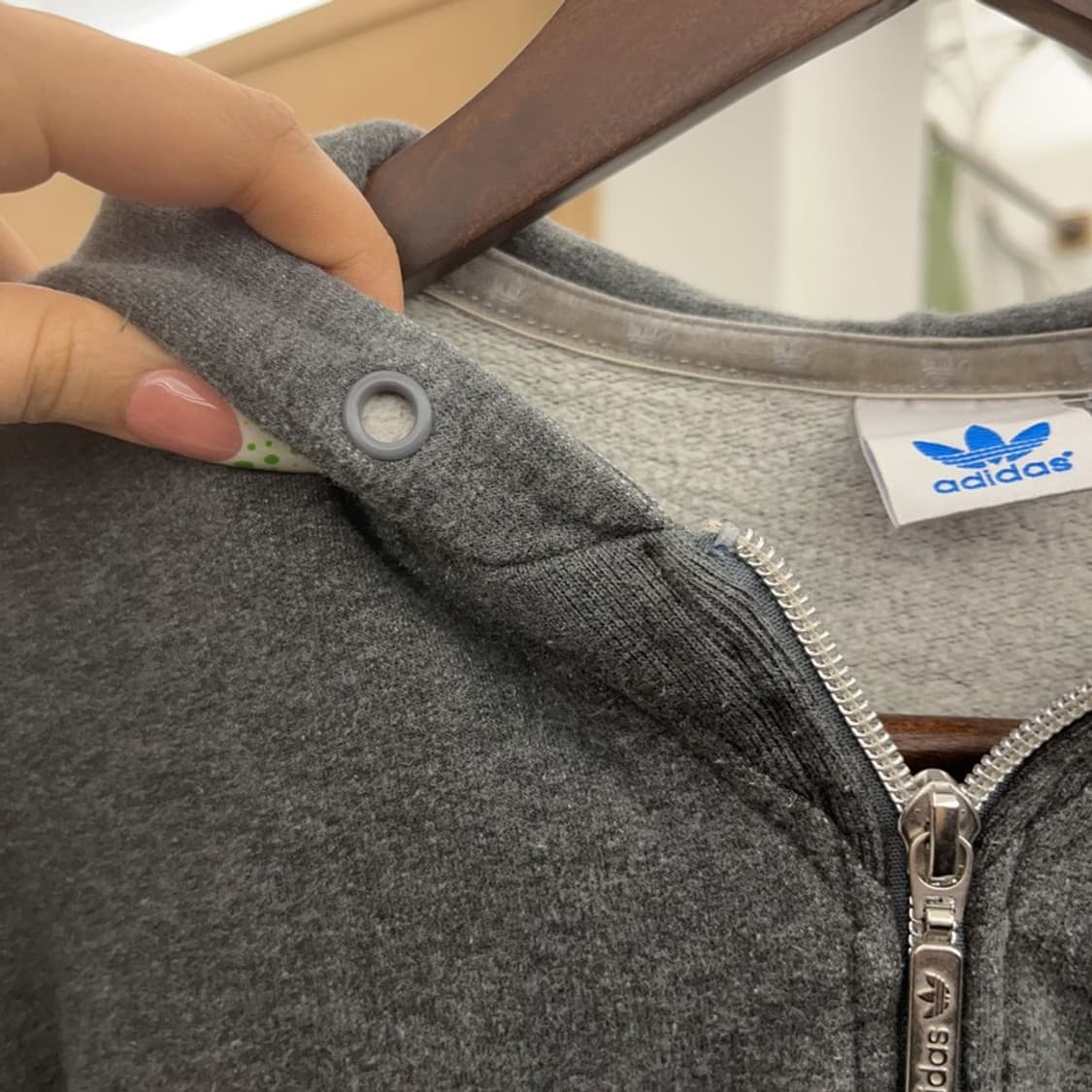아디다스 Y2K 큐빅패치 슬림핏 약기모 후드집업 85 C09053 상품이미지9
