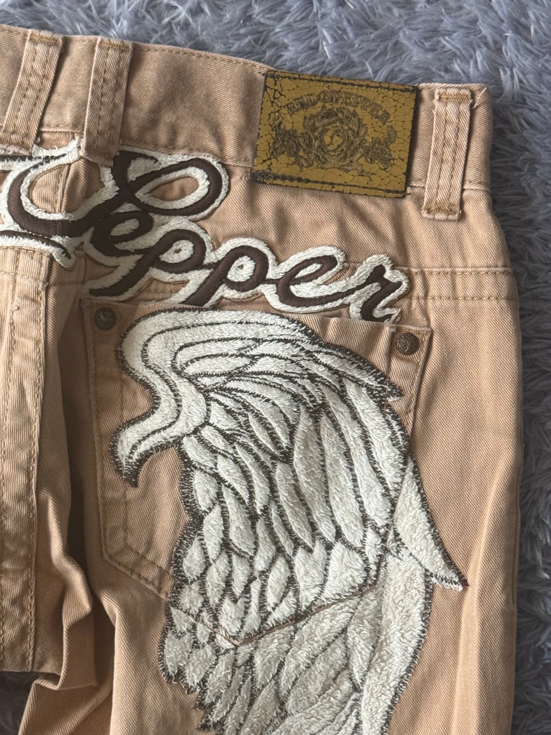 레드페퍼 Y2K 날개 자수 베이지 팬츠 상품이미지3