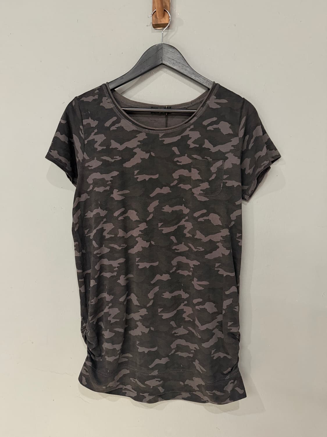 camo pattern minimal design top 상품이미지5