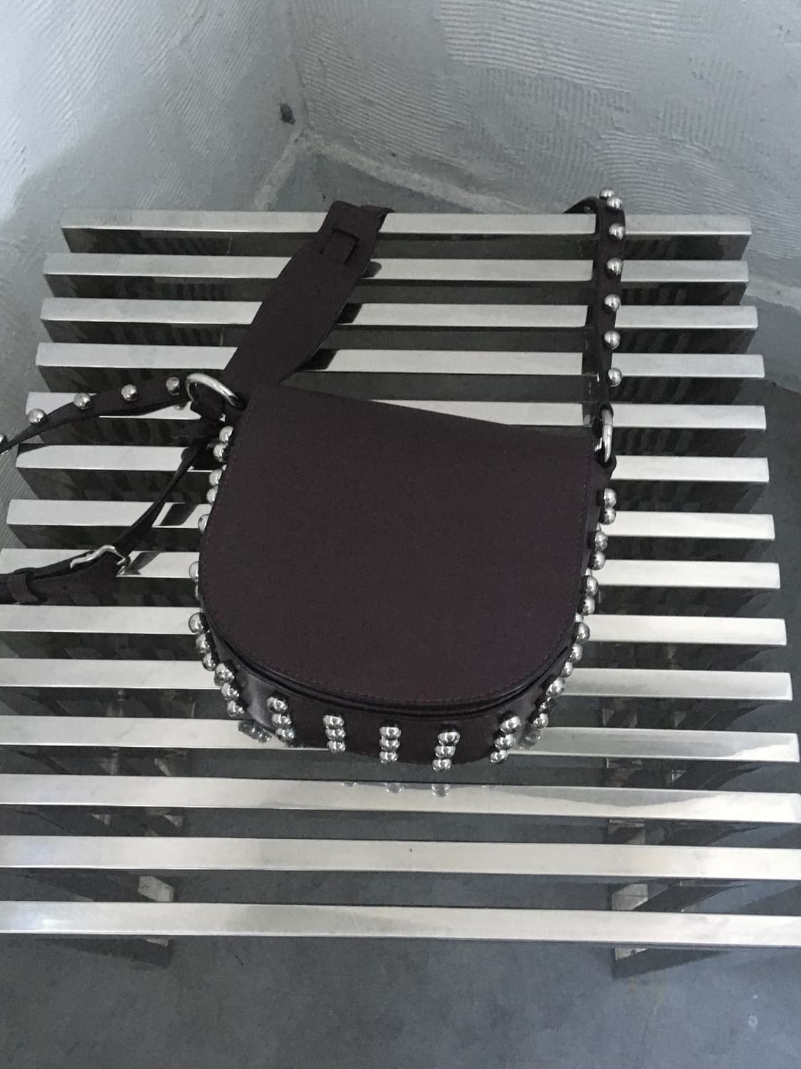 Alexander Wang 알렉산더 왕 미니 리아 스터드 레더 크로스바디 상품이미지1