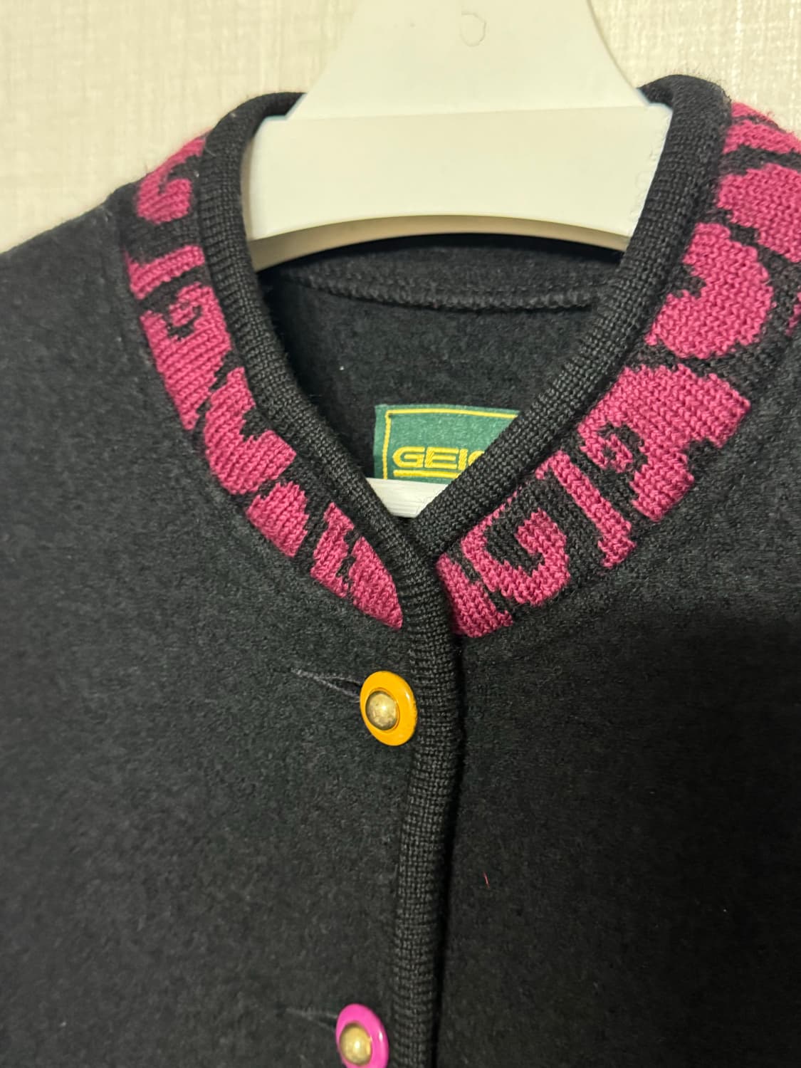 GEIGER 크롭 울 니트 가디건 남여공용 상품이미지3