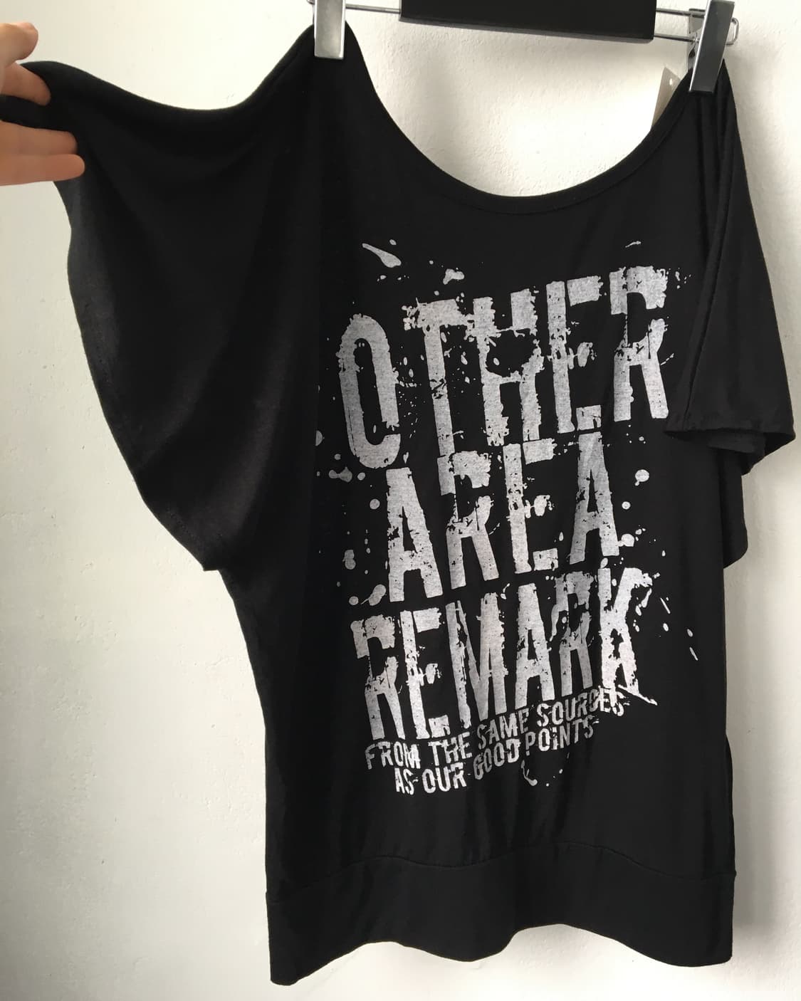 Lettering printing one shoulder t shirt 상품이미지3