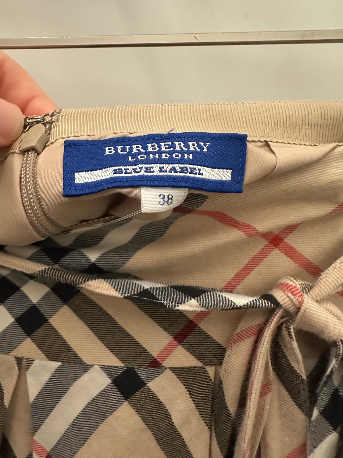 BURBERRY 버버리 베이지 노바체크 미디스커트 상품이미지4