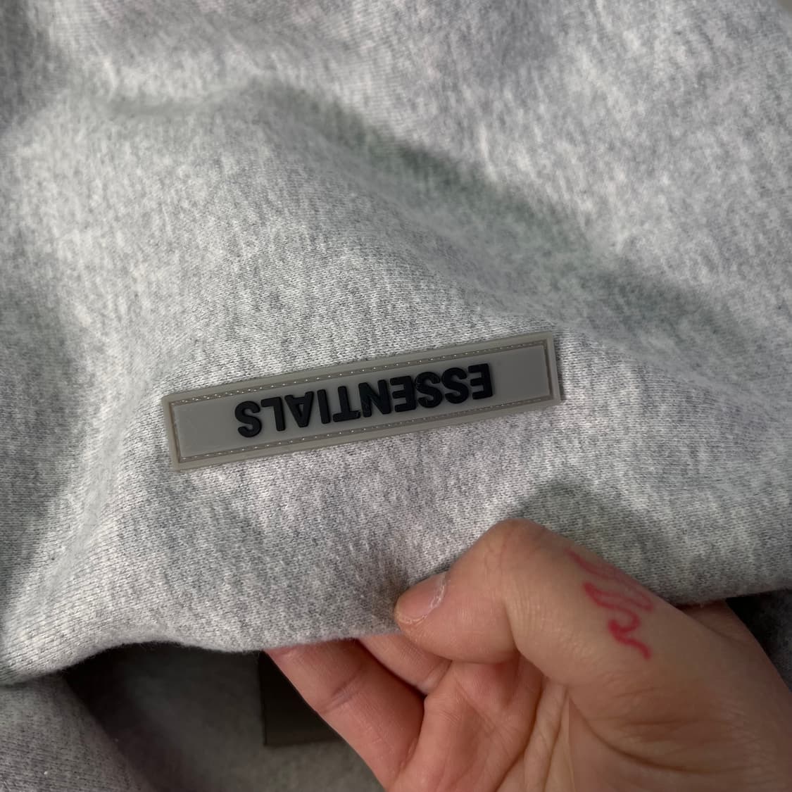 105 피오갓 에센셜 그레이 후드티 상품이미지3