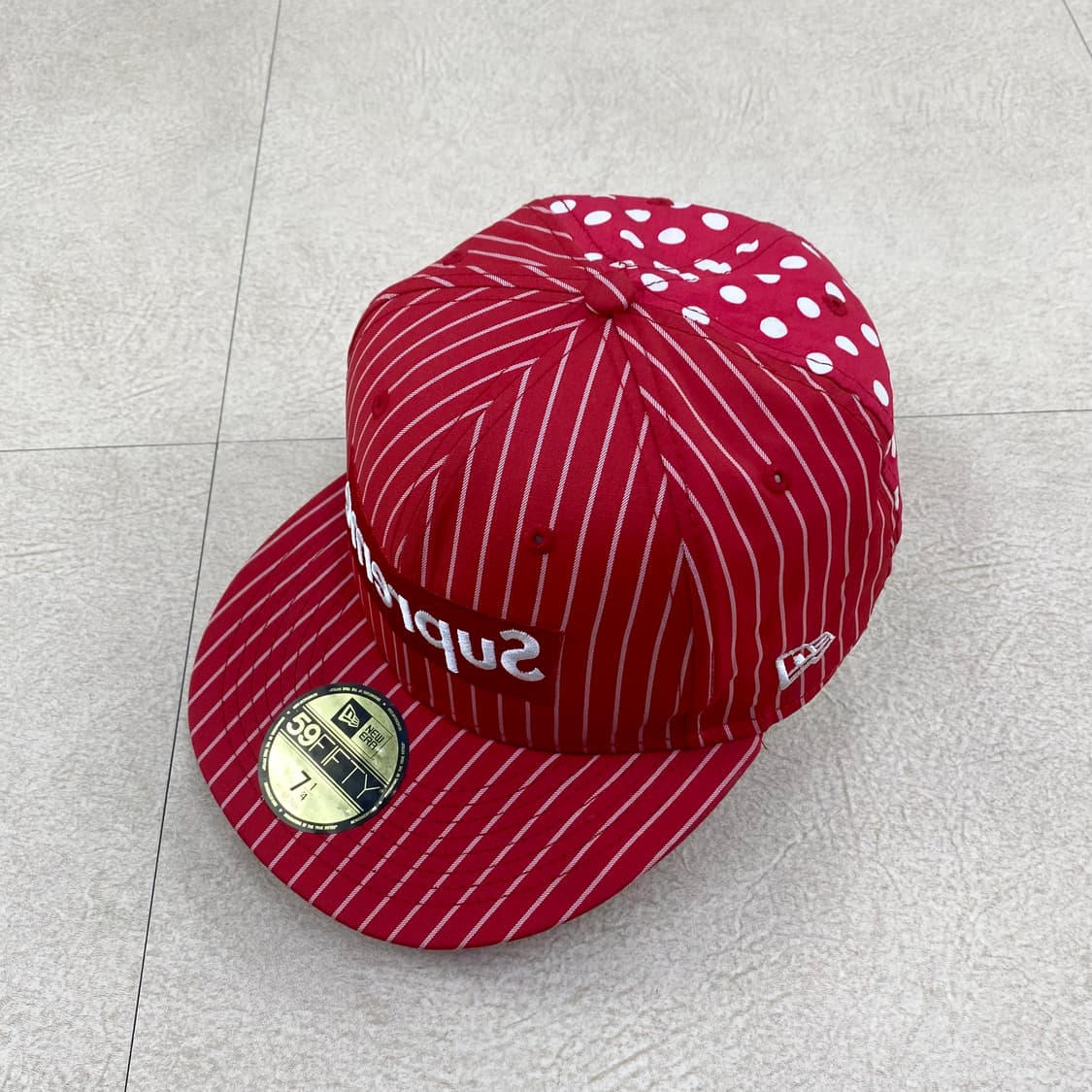 슈프림 x 뉴에라 x 꼼데가르송 스냅 백 상품이미지1