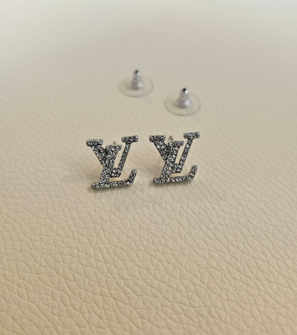 루이비통 업사이클링 아이코닉 실버 귀걸이 상품이미지3