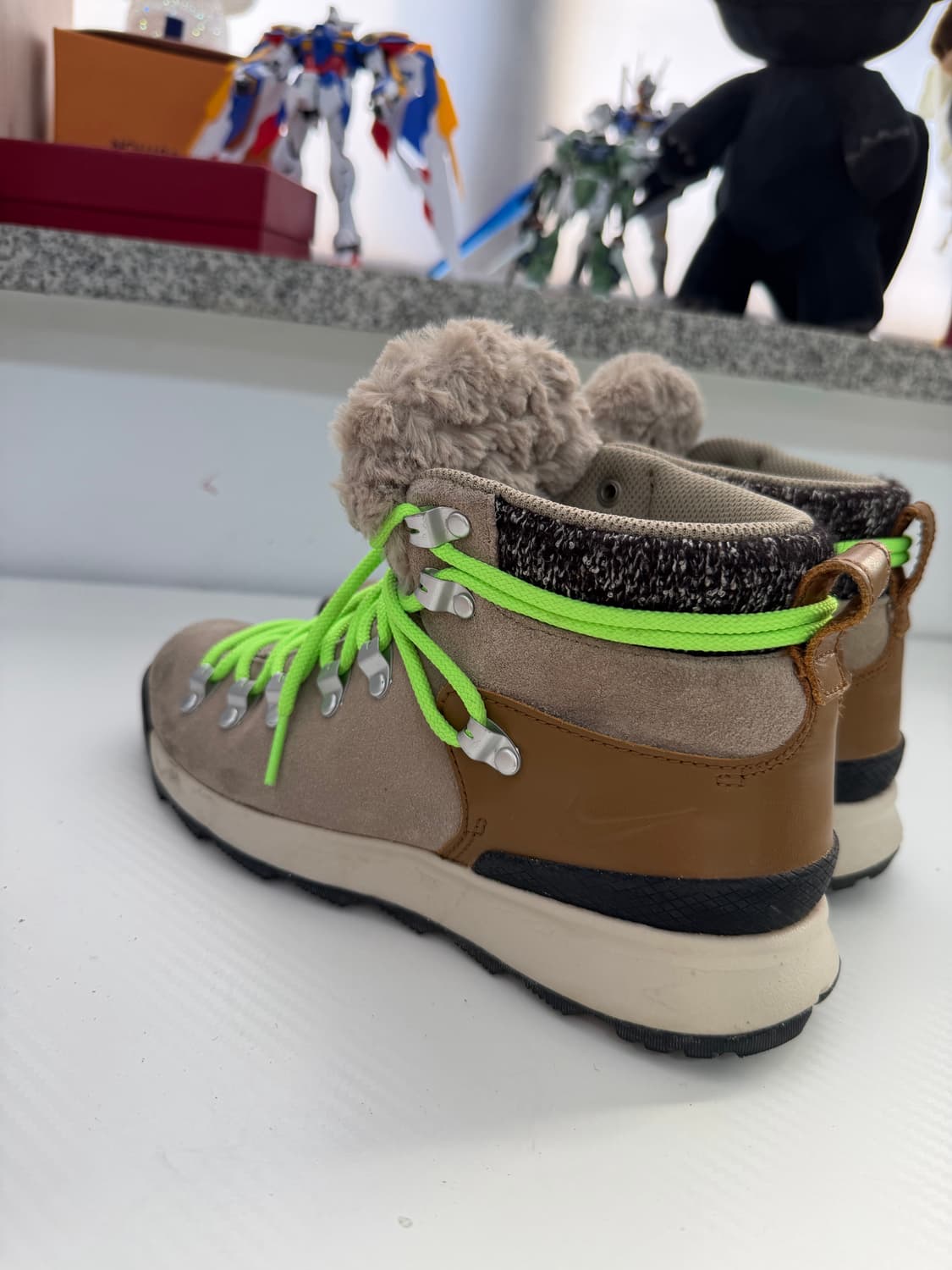 정품) 나이키 ACG 마운틴 플라이 로우 스웨이드 부츠 240 상품이미지6