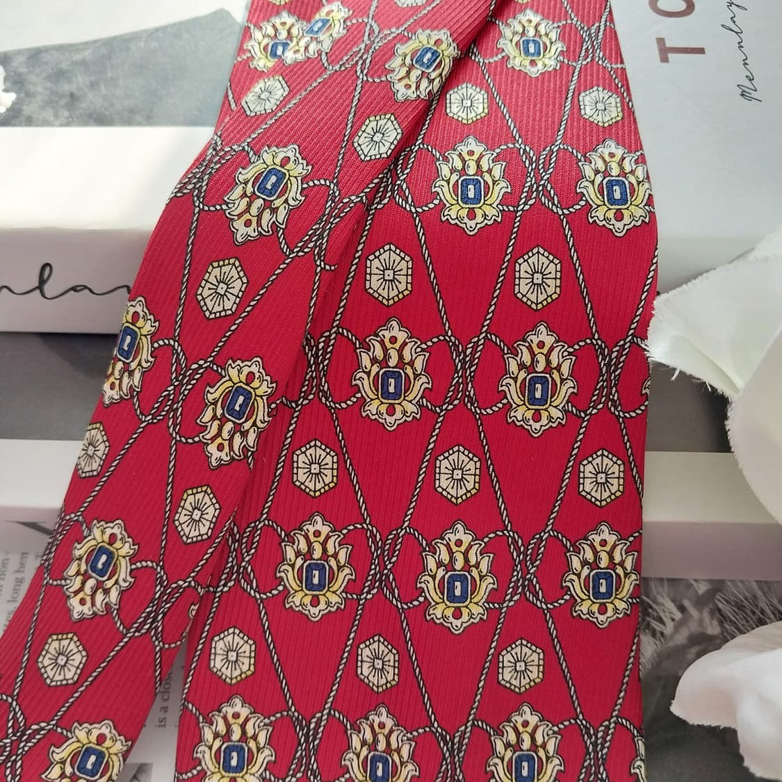 아쿠아스큐텀 실크 레드 로열 체인 넥타이 9.7cm A+등급 K1341
 상품이미지2