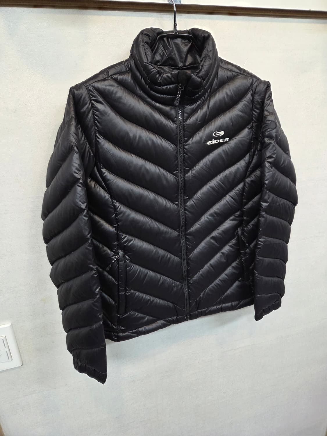  아이더 코요테 여성 슬림 경량패딩 s 상품이미지4