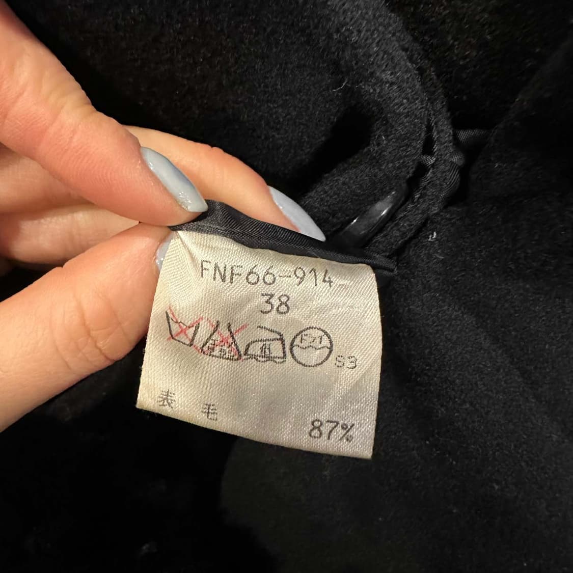 버버리 블루라벨 싱글 코트 카라넥 플랩포켓 디테일 블랙 상품이미지7