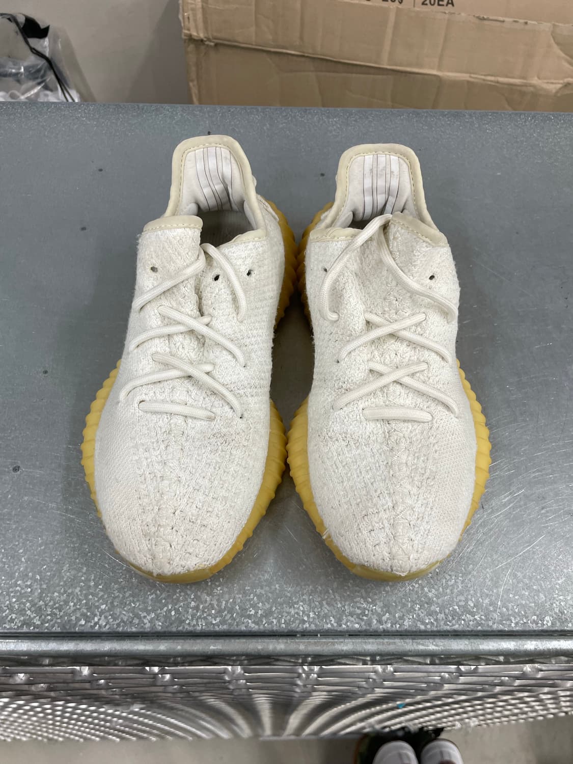 아디다스 이지 부스트 350 크림 트리플 화이트 220 상품이미지5