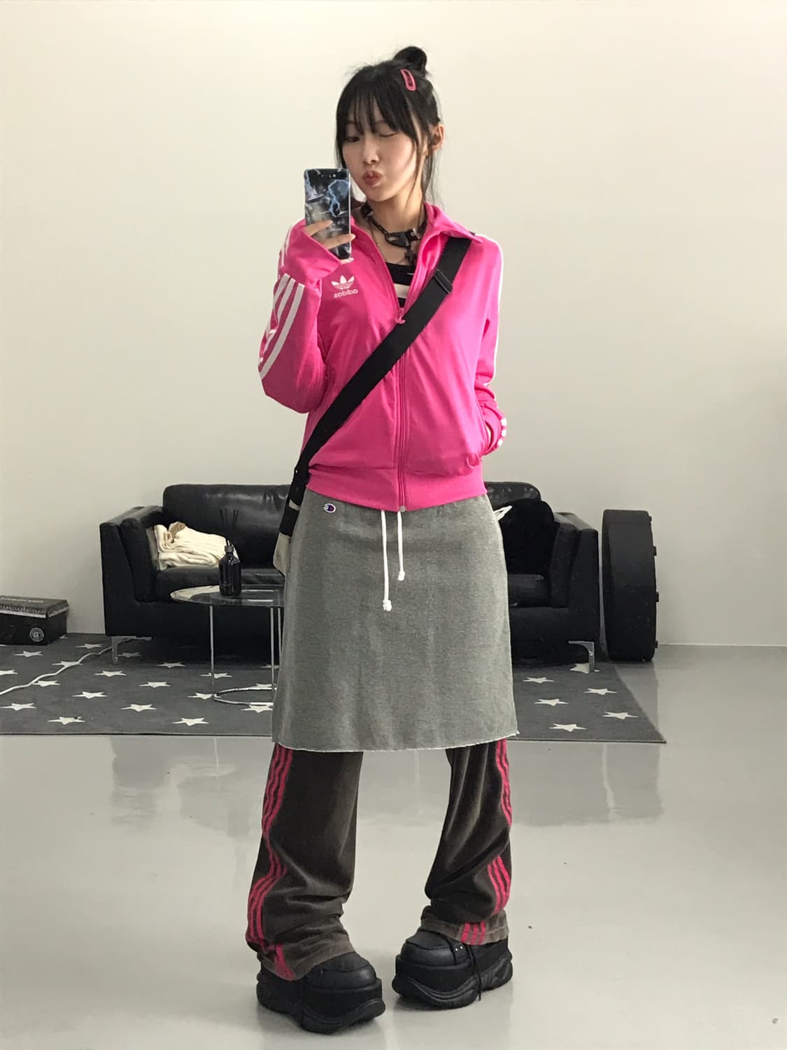 Adidas Y2k velvet track pants 상품이미지4