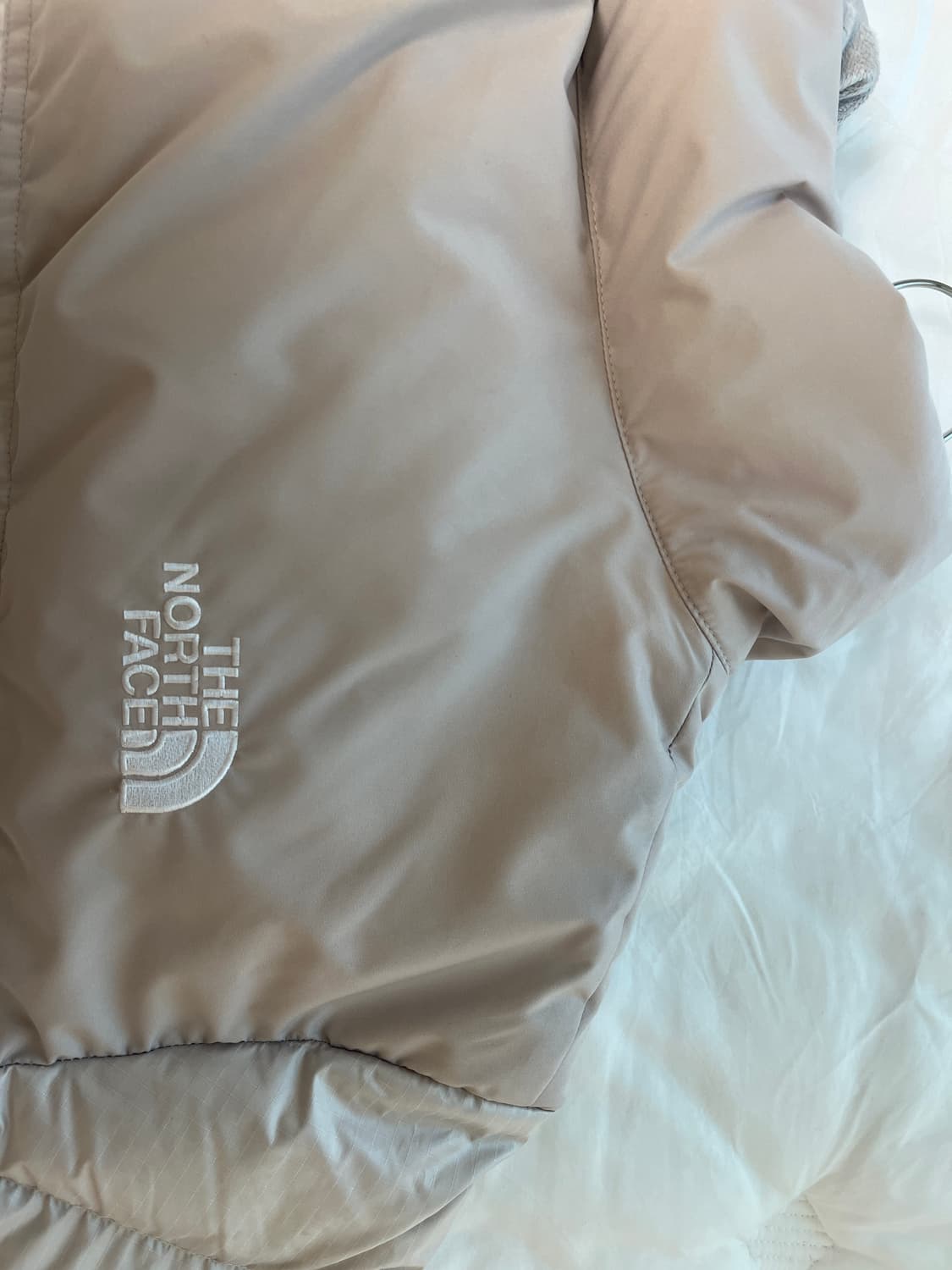 노스페이스 눕시 패딩 크림 베이지 상품이미지6