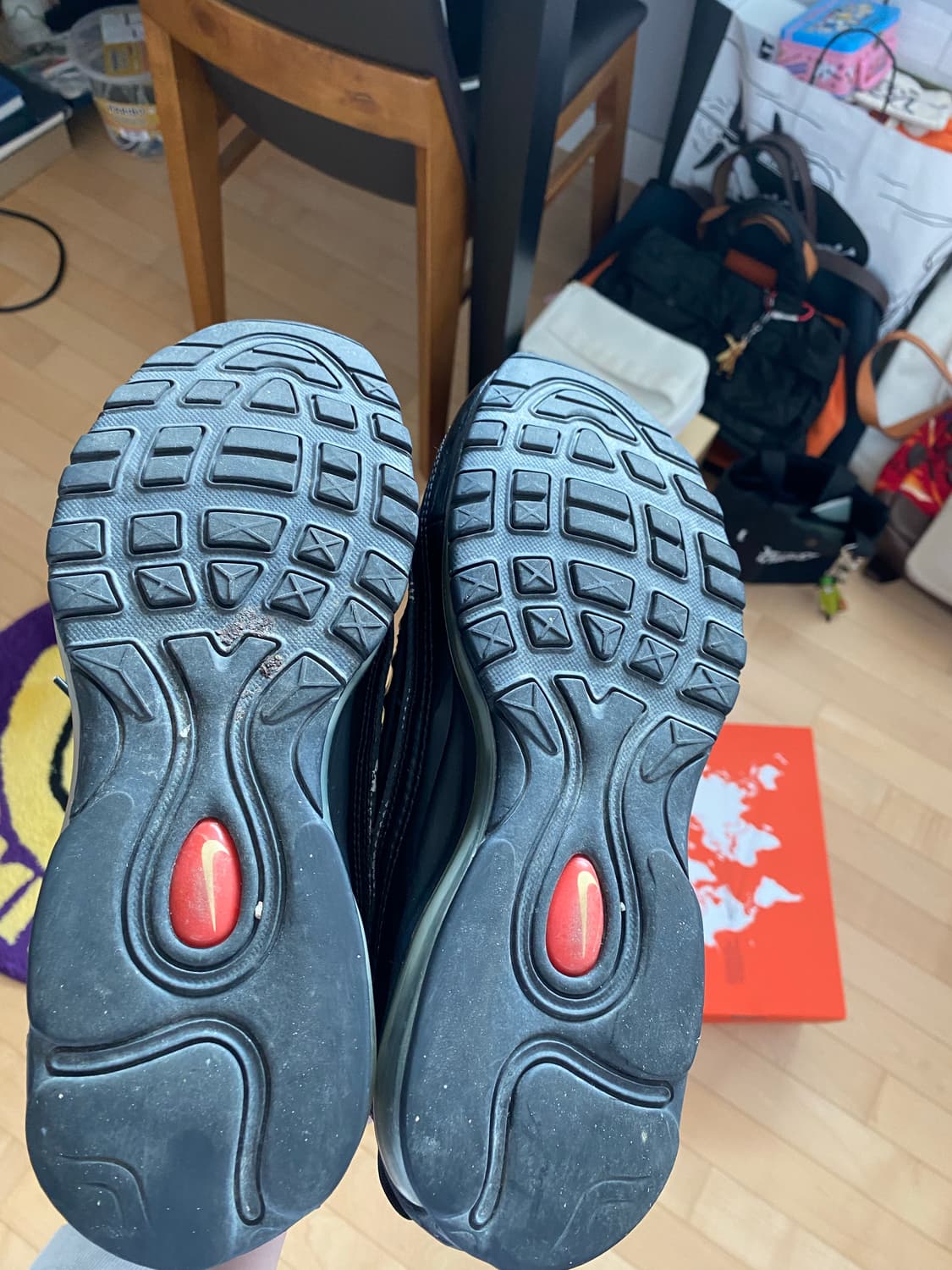 슈프림 나이키 에어맥스 98 블랙 팝니다 상품이미지7