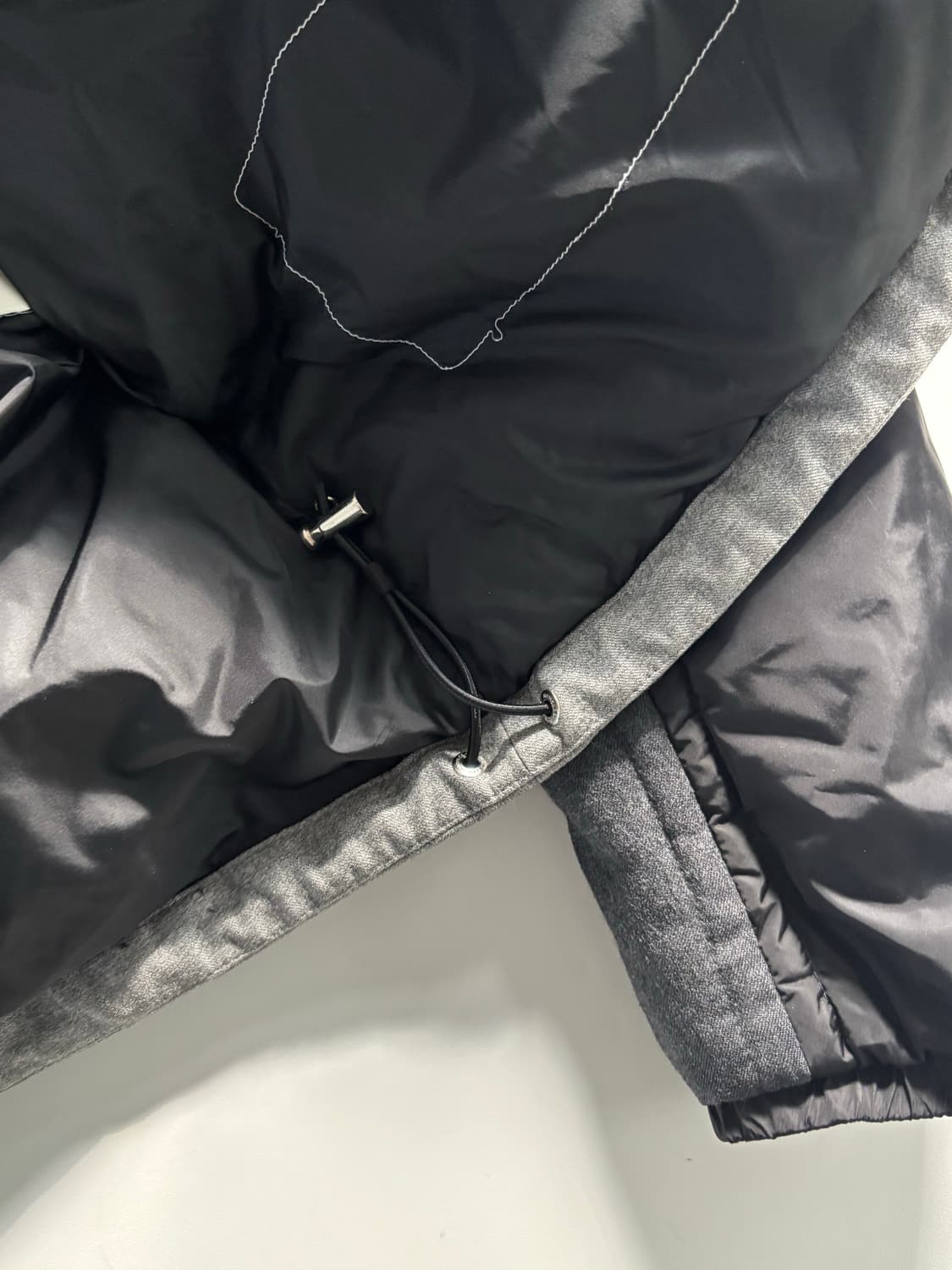 Moncler 몽클레어 블랙 그레이 배색 패딩  상품이미지7