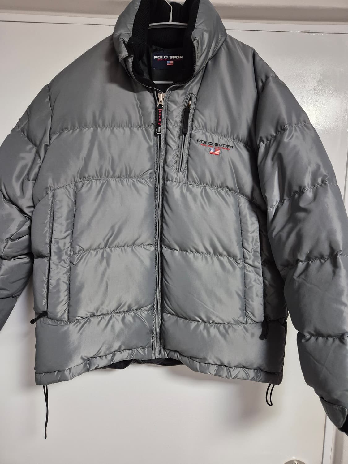 폴로스포츠 회색 유광 패딩 상품이미지1