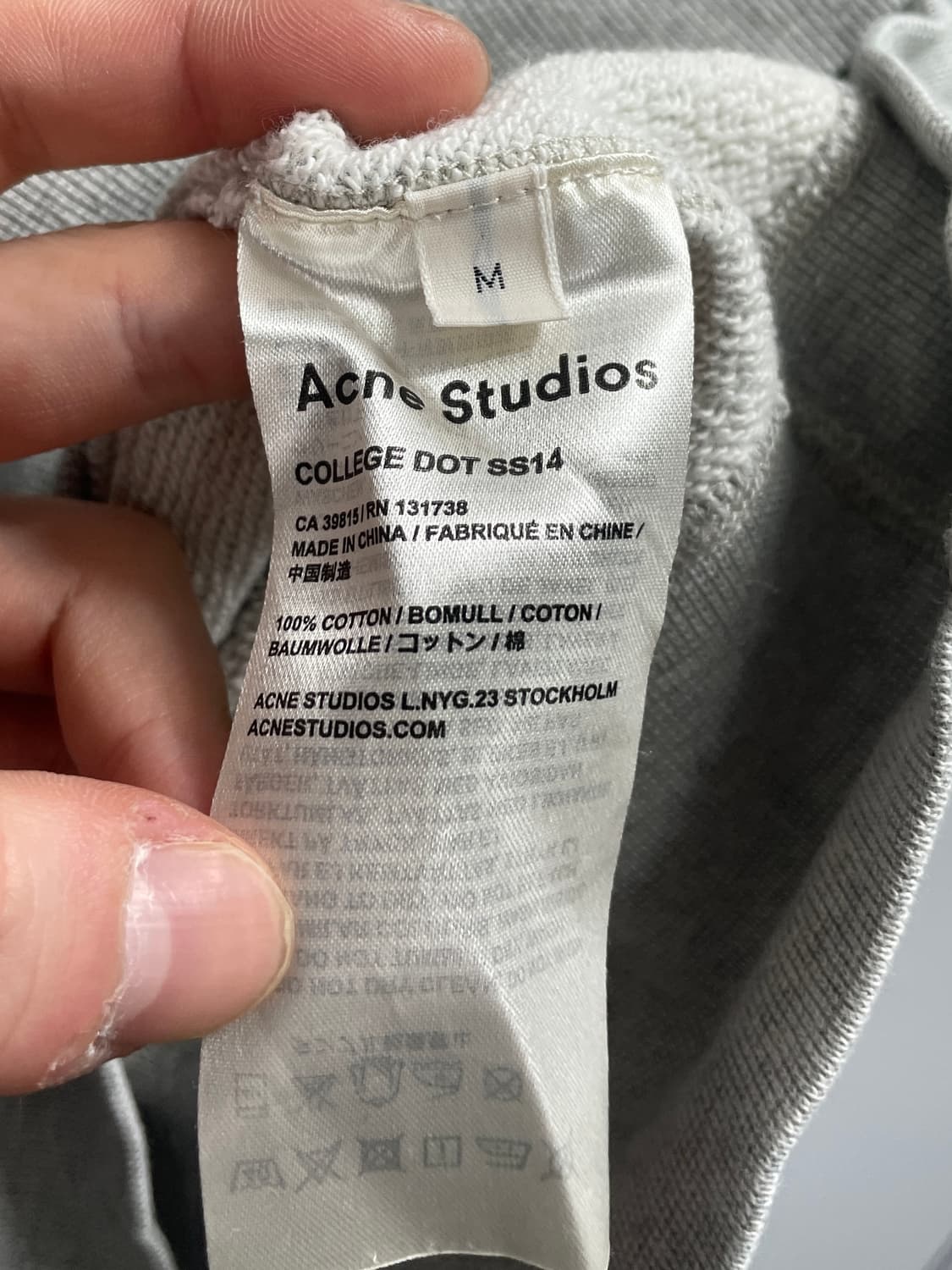 아크네스튜디오 땡땡이 나그랑 맨투맨 (on.616) 상품이미지6