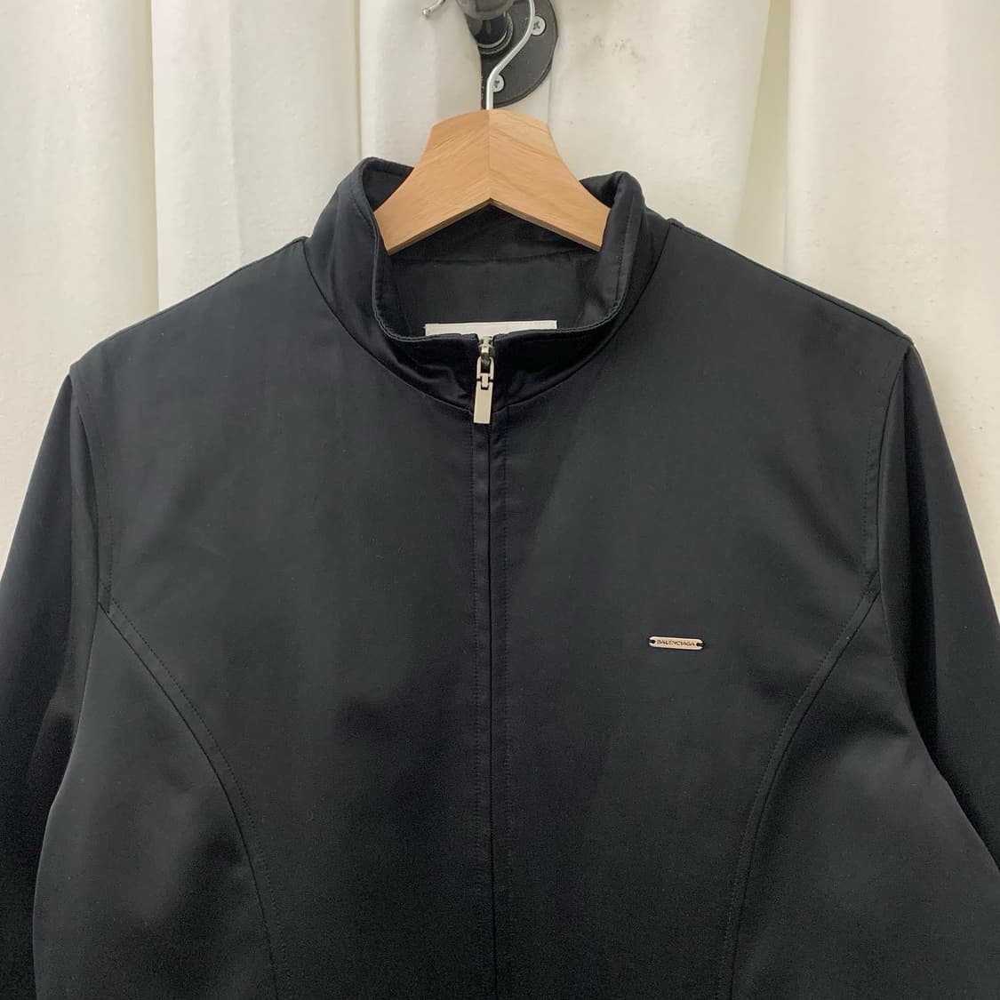 발렌시아가 블랙 포켓 퀄팅 폴리에스터 자켓 상품이미지2