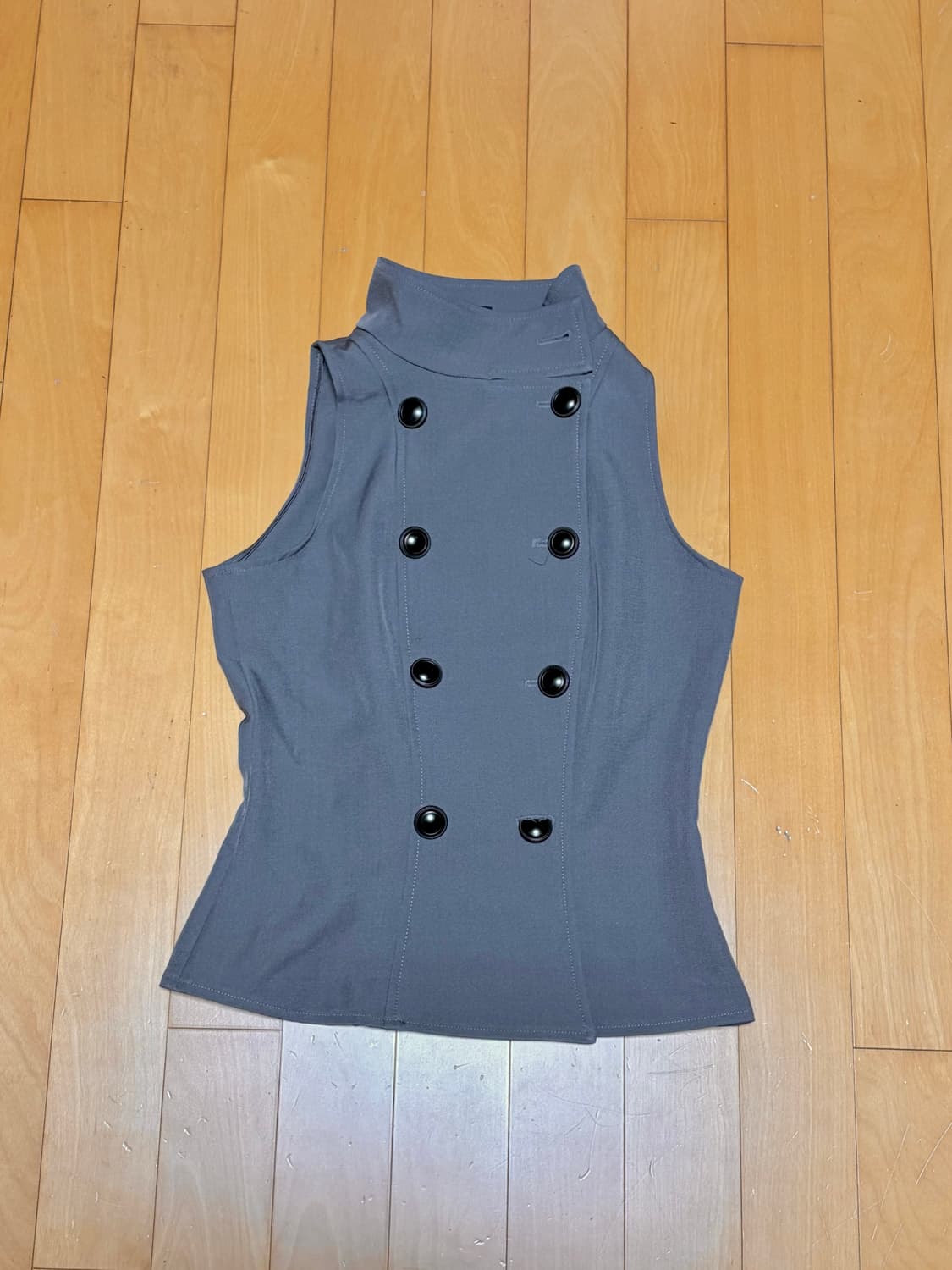힐다 Tailored Half-Neck Button Vest 슬리브리스 상품이미지4
