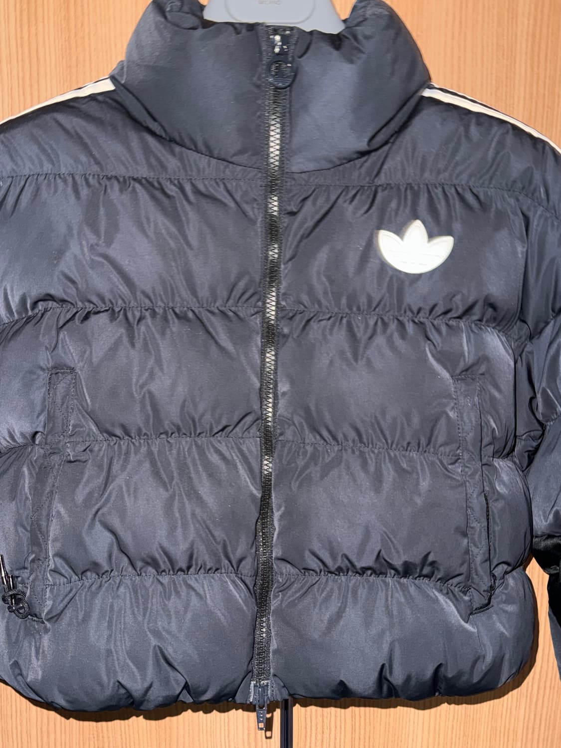 아디다스 디 쇼츠 푸퍼 블랙 크롭 패딩  상품이미지4