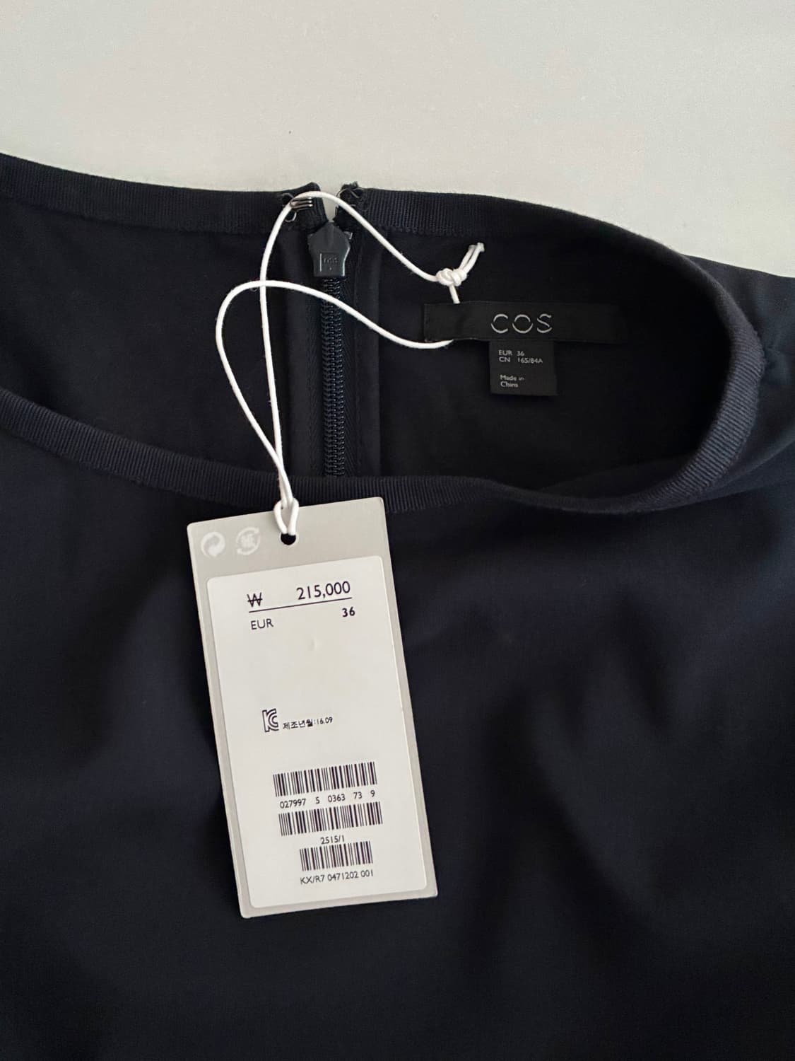 36) 새상품 코스 COS 시스루 플레어 원피스 네이비 상품이미지5